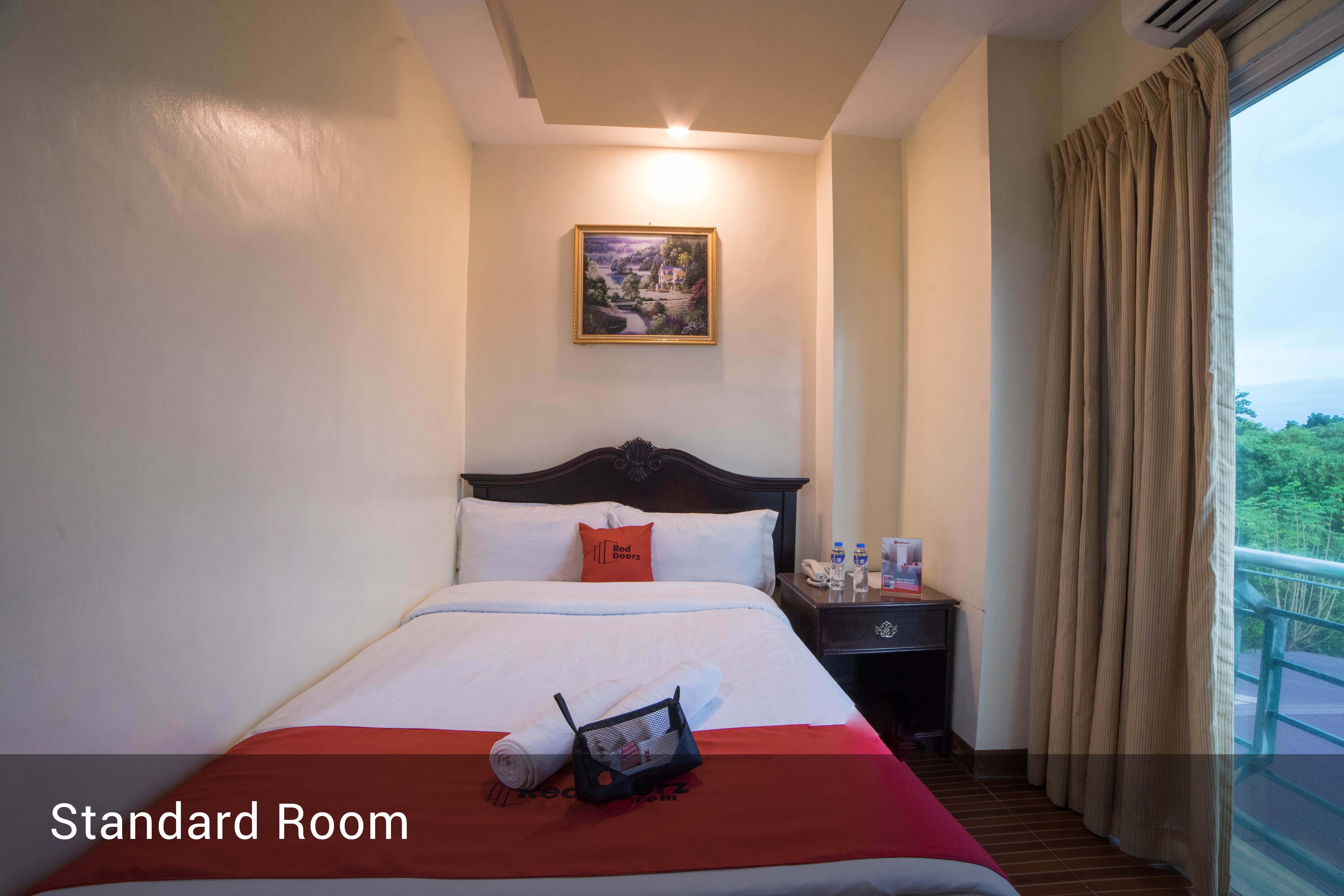 เรดดอร์ซ พลัส แอท บาลิบาโก อังเคเลสซิตี้ Hotel อังเฮเลส ภายนอก รูปภาพ