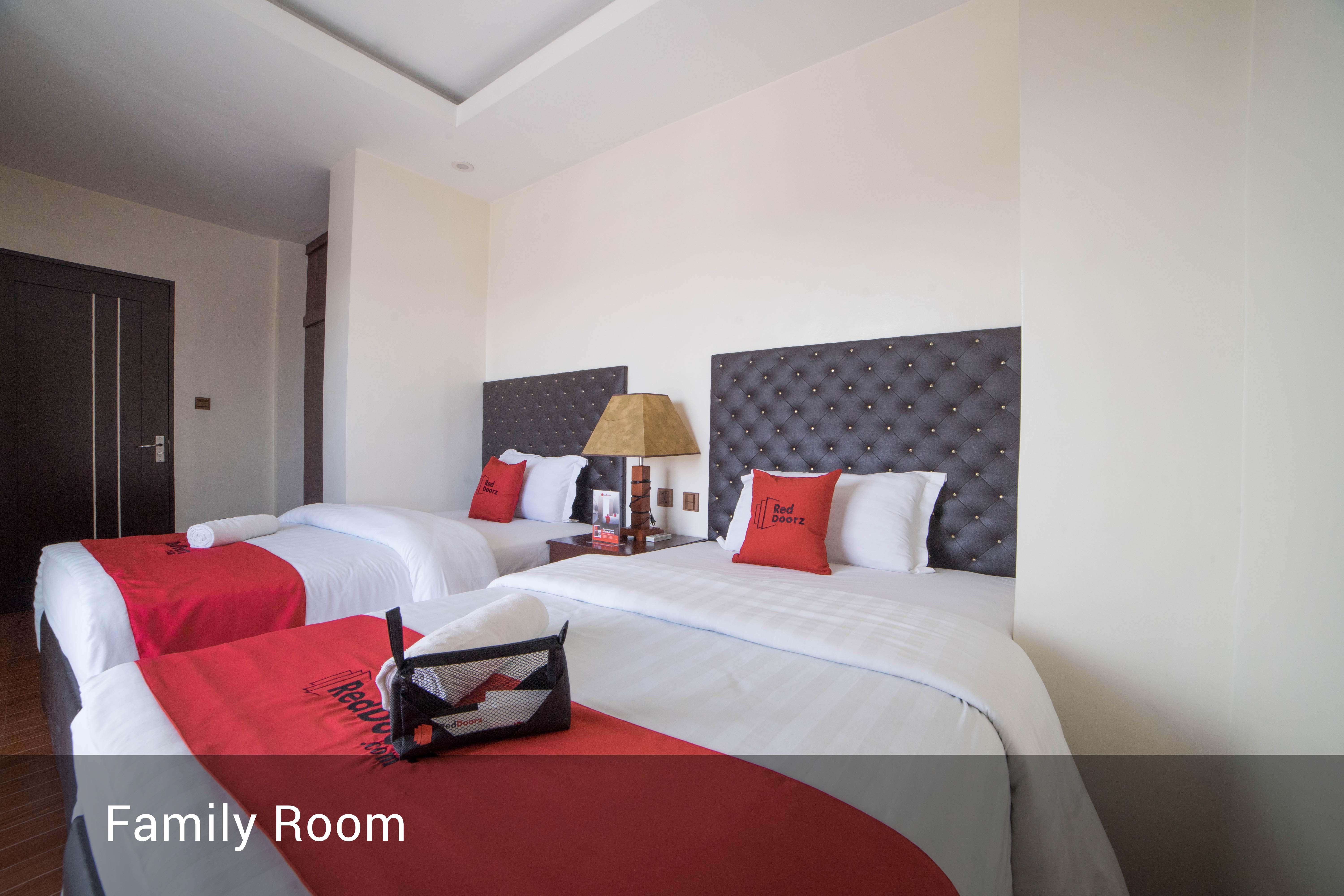 เรดดอร์ซ พลัส แอท บาลิบาโก อังเคเลสซิตี้ Hotel อังเฮเลส ภายนอก รูปภาพ