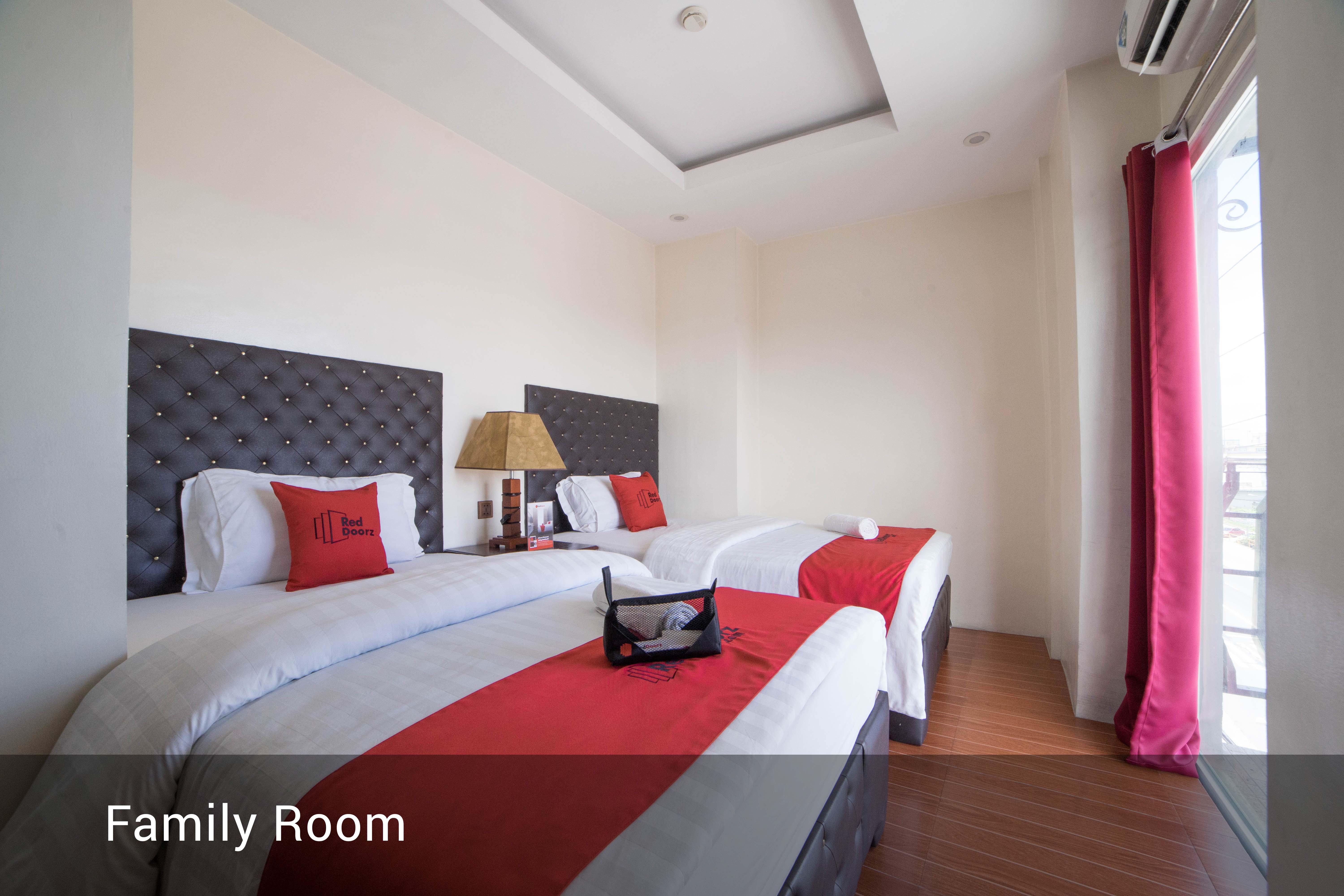 เรดดอร์ซ พลัส แอท บาลิบาโก อังเคเลสซิตี้ Hotel อังเฮเลส ภายนอก รูปภาพ