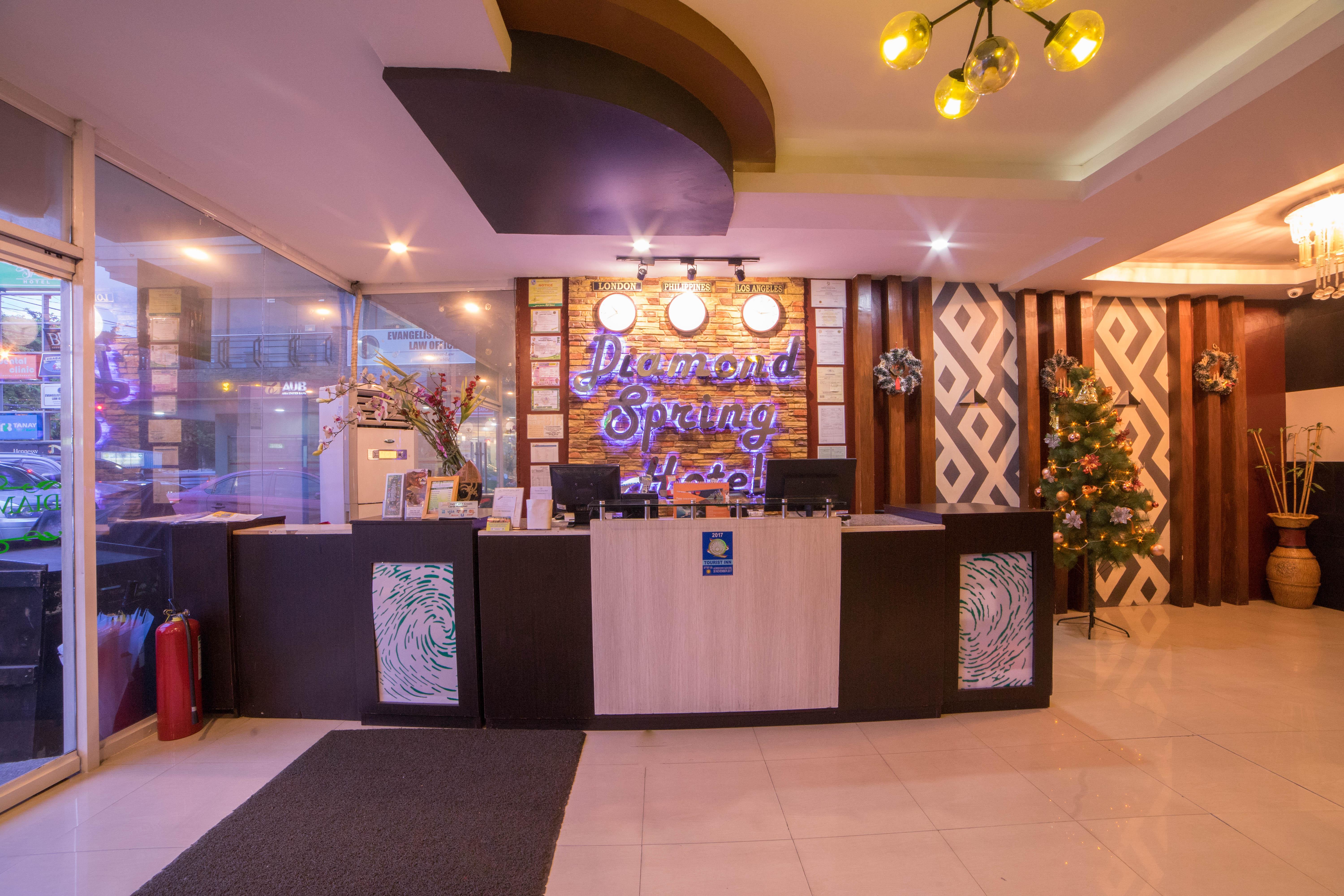 เรดดอร์ซ พลัส แอท บาลิบาโก อังเคเลสซิตี้ Hotel อังเฮเลส ภายนอก รูปภาพ